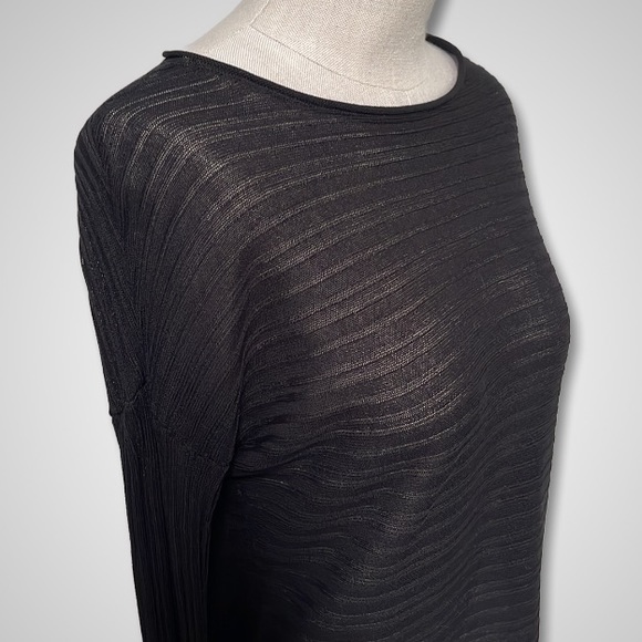 { Elie Tahari } - Asymmetrical Sweater - Picture 3 of 4